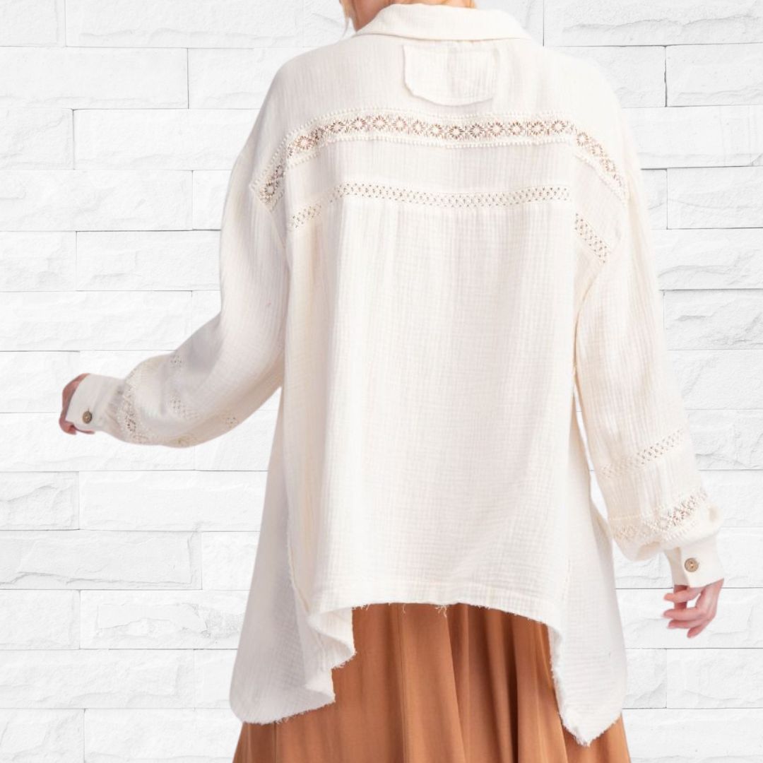 Ecru Sharkbite Top-Curvy